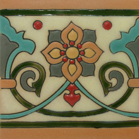 Flor de Liz border tile
